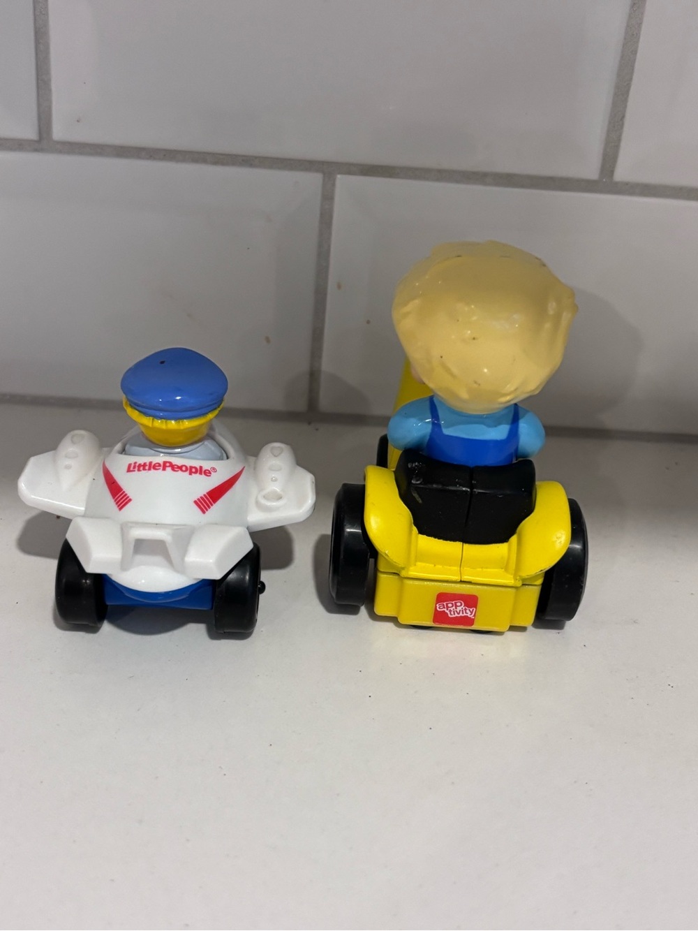 Fisher-Price Little People Wheelies Car - Picture 2 of 2